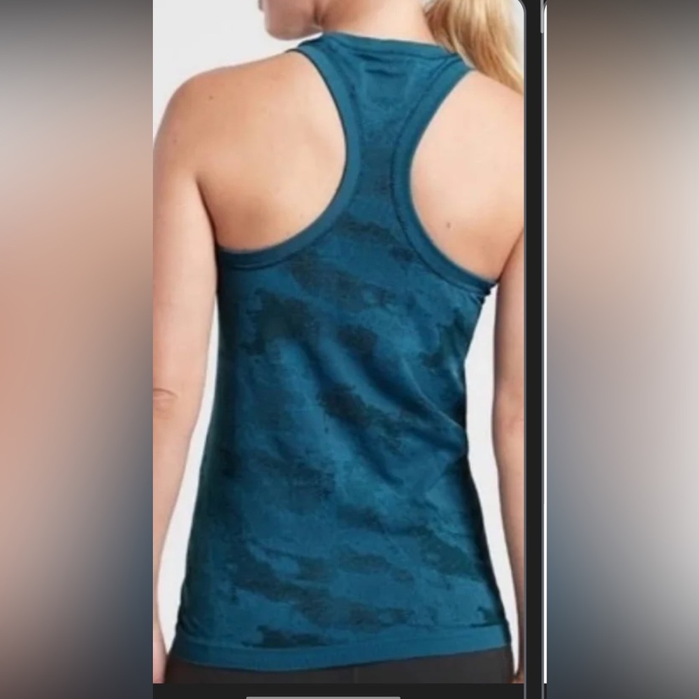 Blue/Green Camo Athleta Momentum Tank Top Size Small